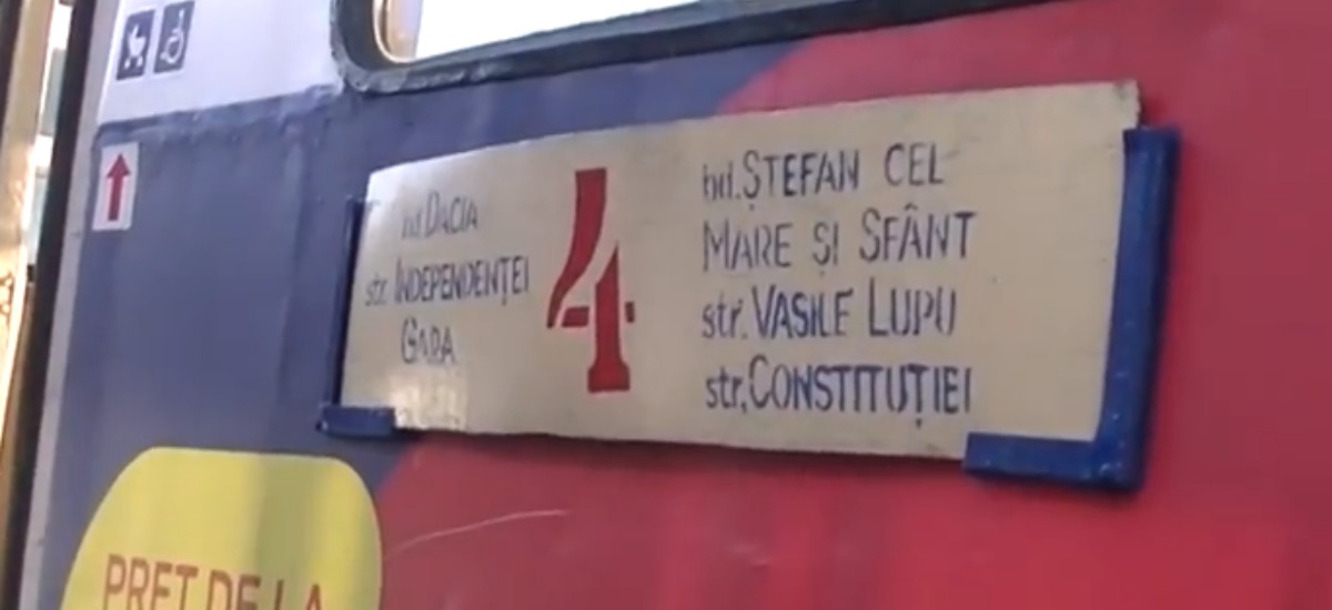 Un troleibuz cu probleme tehnice a fost surprins pe străzile Capitalei.