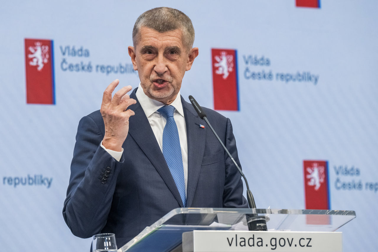 Premierul Cehiei și-a cumpărat un glob pentru a vedea exact unde se află Groenlanda.