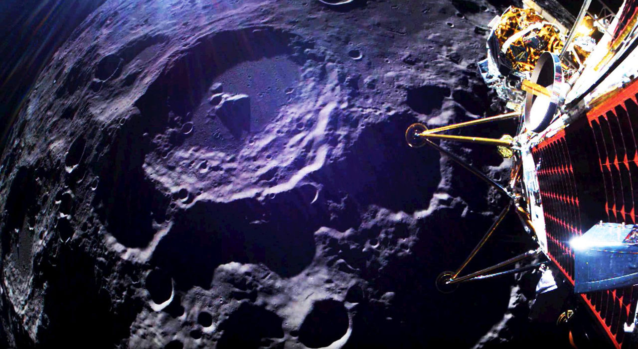 Modulul lunar Athena s-a răsturnat la aterizare.