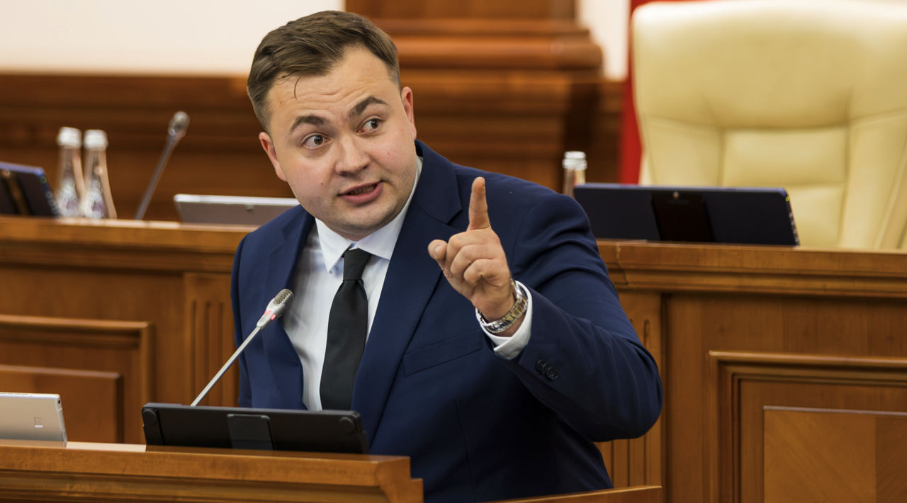 Бэлуцел за высокие оклады в госсекторе: «Мы хотим, чтобы они работали или воровали?».