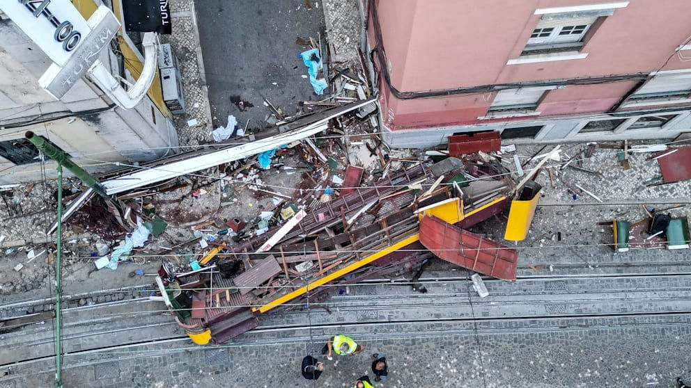 Portugalia declară trei zile de doliu pentru victimele accidentului funicularului: Cauzele catastrofei, necunoscute.