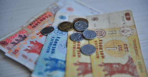 Moldovenii cu salarii mari nu vor mai avea scutire personală