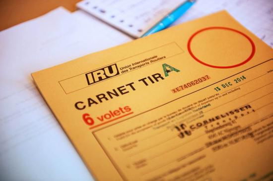 Таможенная служба не будет предоставлять Совету по конкуренции отчет о суммах  по карнетам TIR. Фото: kontakt-slavskiy.com.