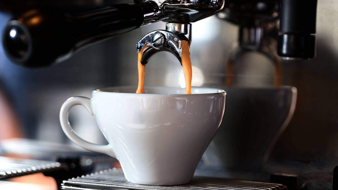 Directorul companiei Lavazza a acuzat fondurile speculative de boomul prețurilor la cafea.