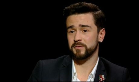 Interpretul Pasha Parfeni.
