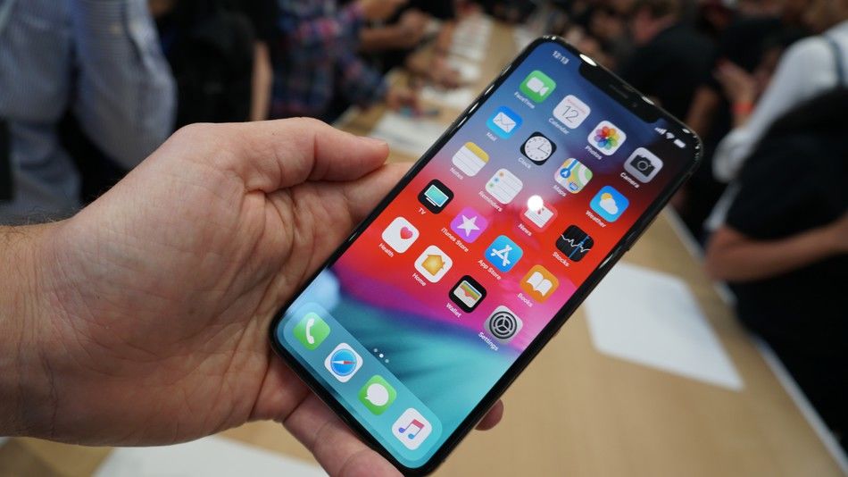 Новые модели iPhone получат скрытую фронтальную камеру.