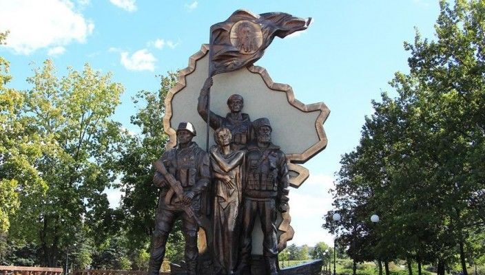 Как пишет Луганский информационный центр, взрыв был слышен в нескольких районах Луганска.