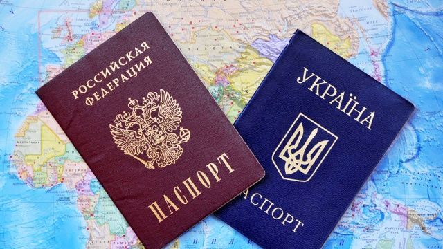 В частности, от иностранца потребуют поклясться в добровольном соблюдении российской конституции.