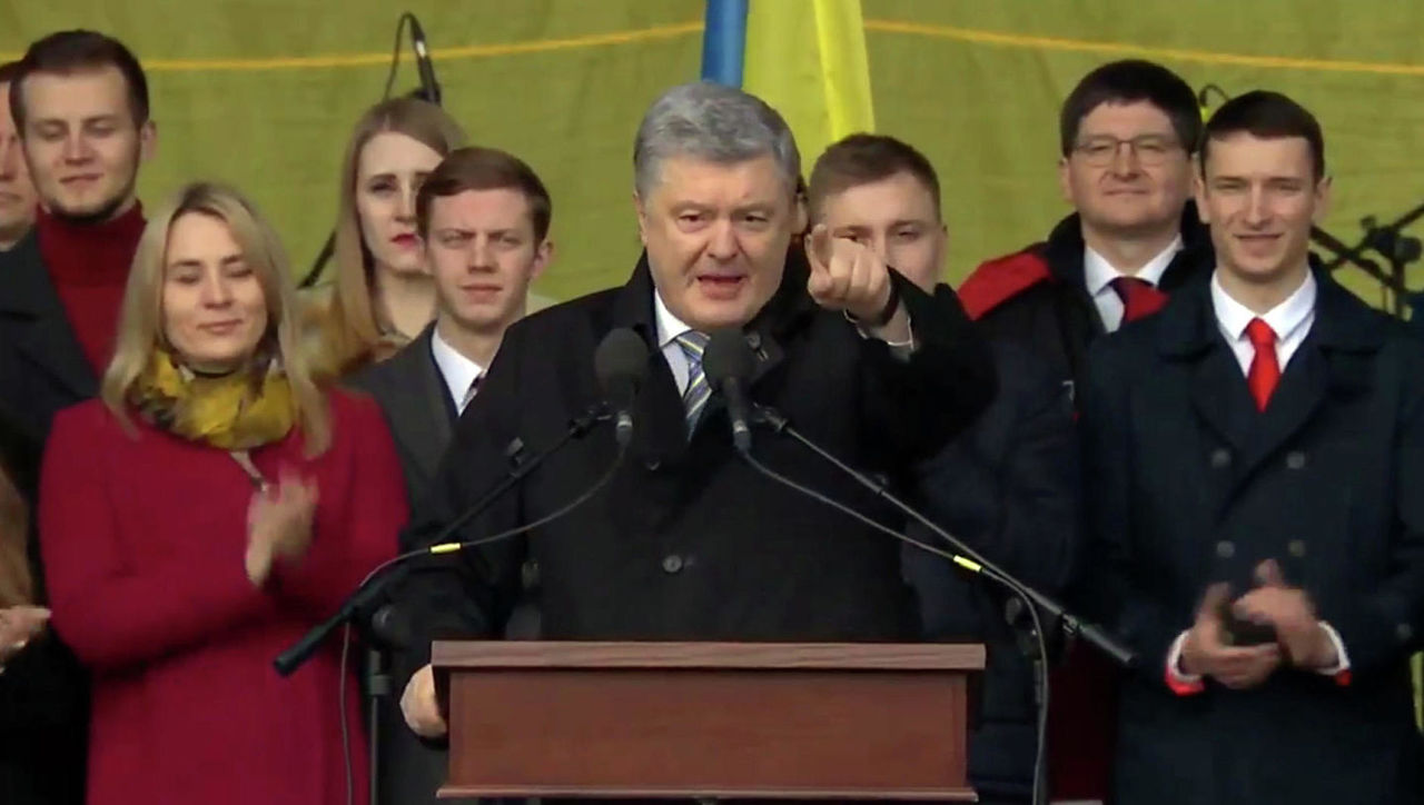 Порошенко пообещал построить боевые ракеты в случае победы на выборах.
