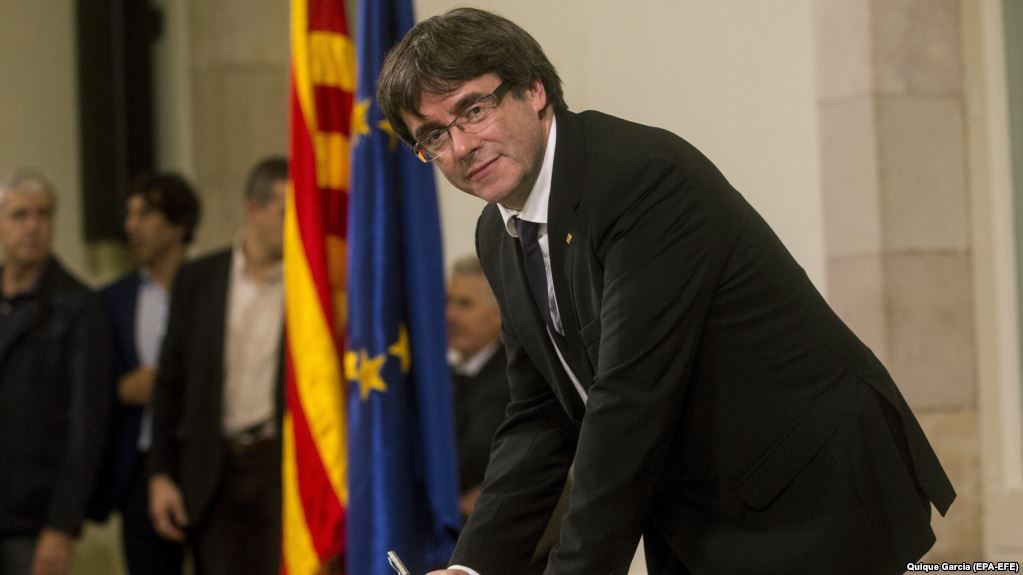Liderul separatist al Cataloniei trebuie să spună pînă joi dacă a declarat sau nu independența regiunii. 