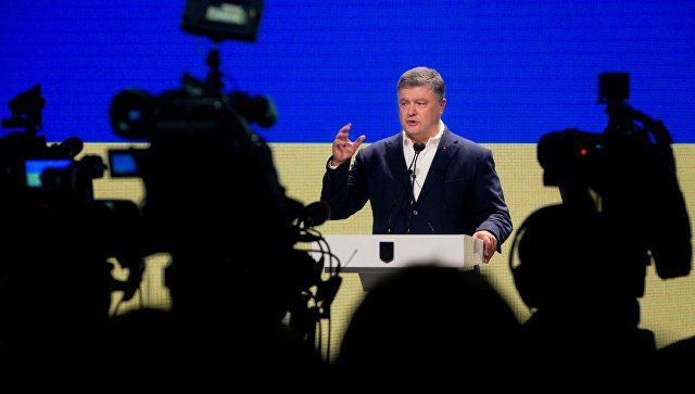 Президент Украины Пётр Порошенко поручил правительству включить Россию в список стран «миграционного риска».