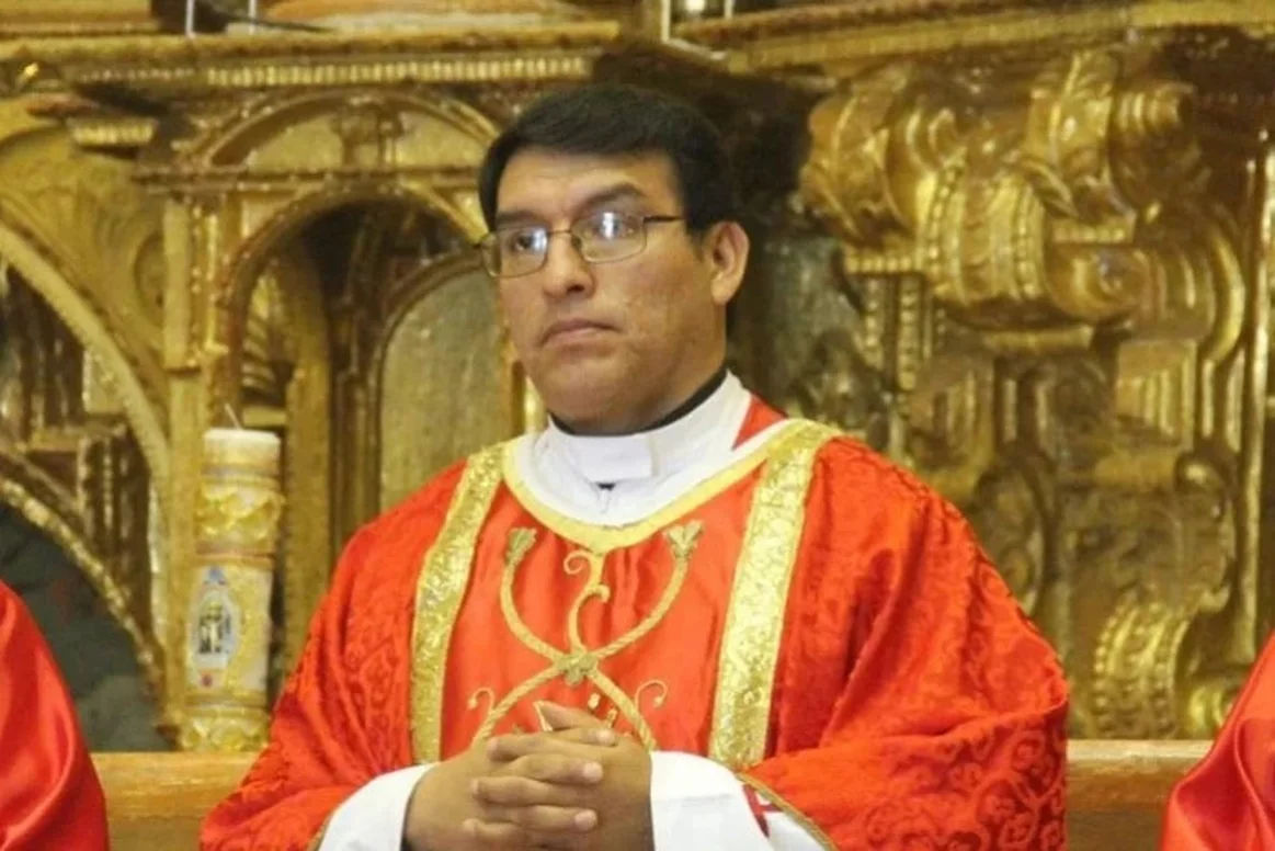 Un episcop din Peru s-a dovedit a avea 17 amante și o afacere cu restaurante.