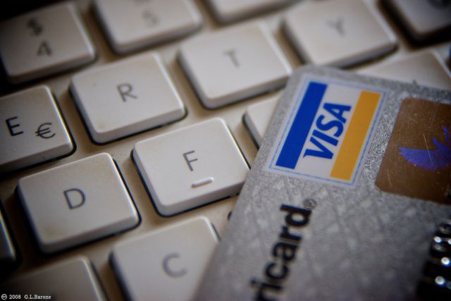 При расчете учитываются как доходы компаний от продажи продуктов, так и его восприятие потребителями.