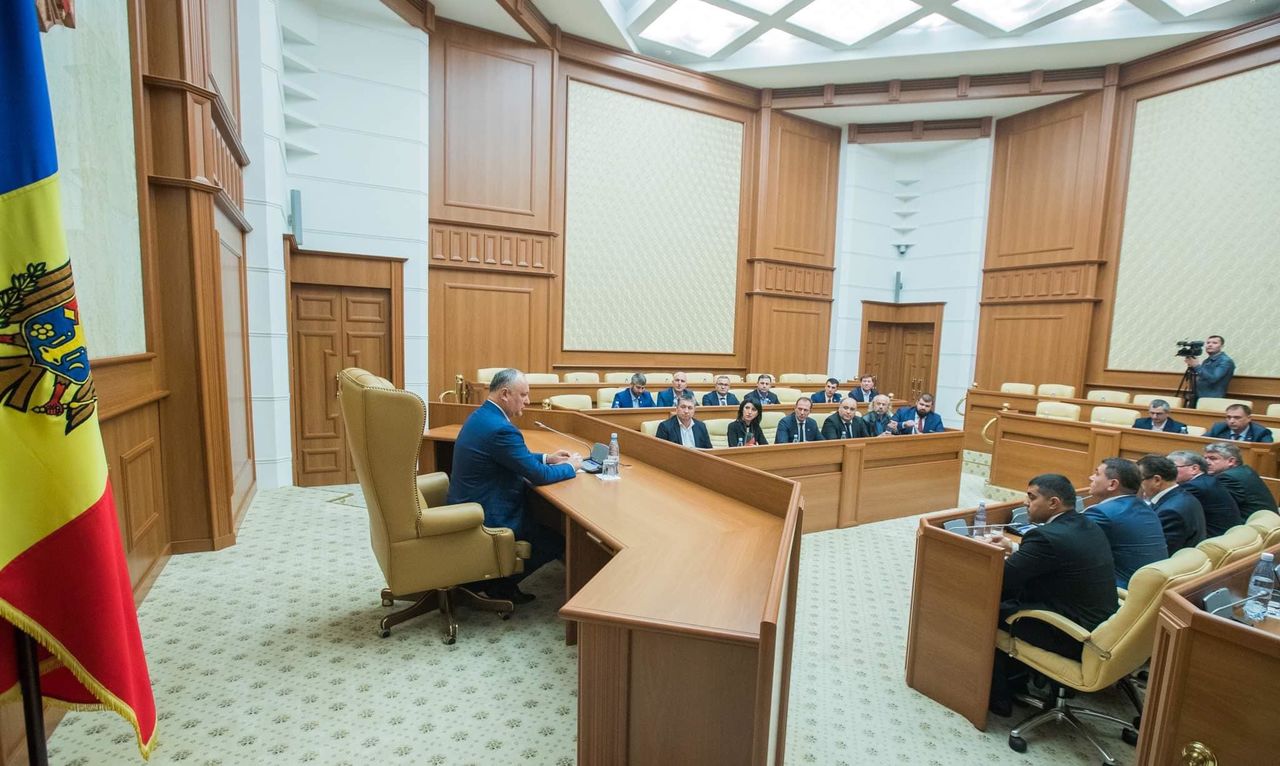 Президент провел встречу с депутатами Народного собрания Гагаузии.