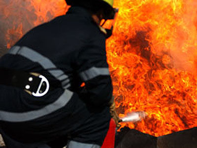 Un incendiu a avut loc în această după amiază în oraşul Durleşti, o suburbie a Capitalei. Foto: mediafax.ro