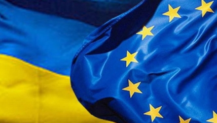 Anterior, premierul Ucrainei, Nicolai Azarov, declarase că, în caz de semnare a Acordului de Asociere cu UE