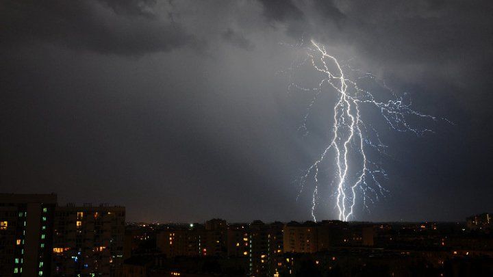 Между 20:00 и 03:00 порывы ветра достигнут скорости в 55-65 км/час. Фото: romania-insider.com.