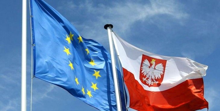В ЕК считают, что польская судебная реформа нарушает принцип верховенства права.
