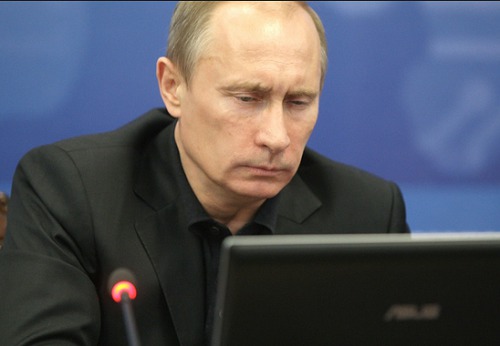 Президент РФ Владимир Путин сформулирует свое отношение к референдумам о статусе Донецкой и Луганской областей "по их итогам".