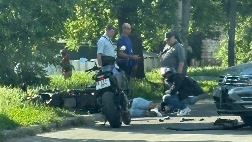 В Кишиневе произошло ДТП: мотоциклист доставлен в больницу.