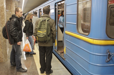 На место выехали взрывотехники, кинологи и другие службы.