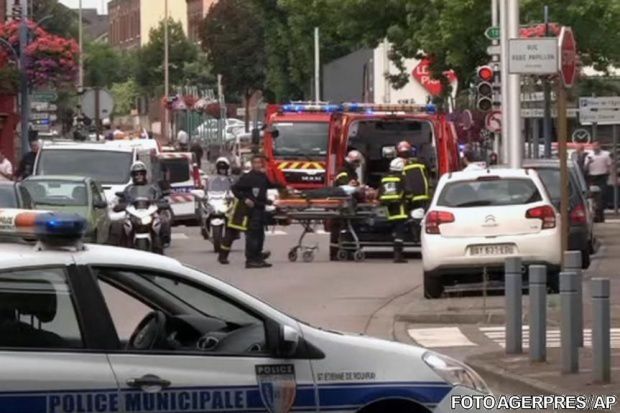 Germania: Doi şoferi au intrat cu maşinile în mulţime. Sunt morți