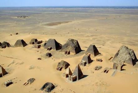 Sudanul, țara cu mai multe piramide decât Egiptul, dar fără turism. Foto: Agerpres