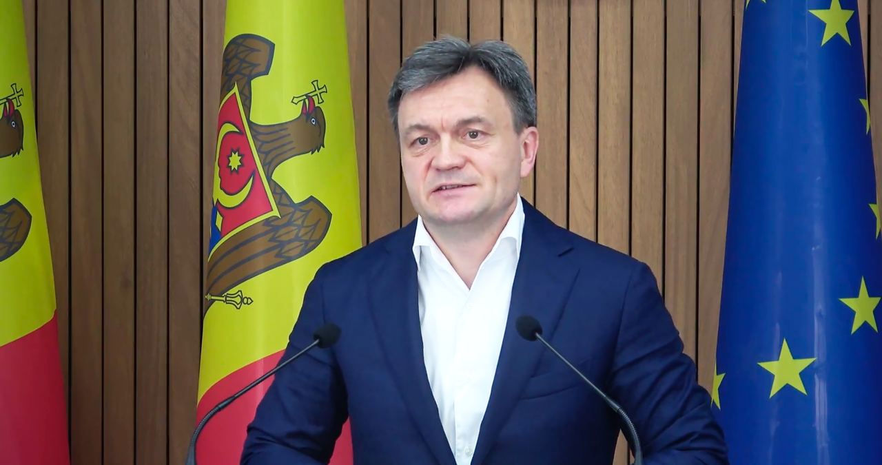 Власти объявили пакет поддержки для граждан: он коснется медиков и учителей.