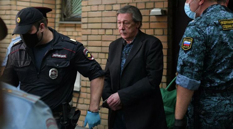 Ефремов снова признал вину и попросил не рассматривать жалобу адвокатов.