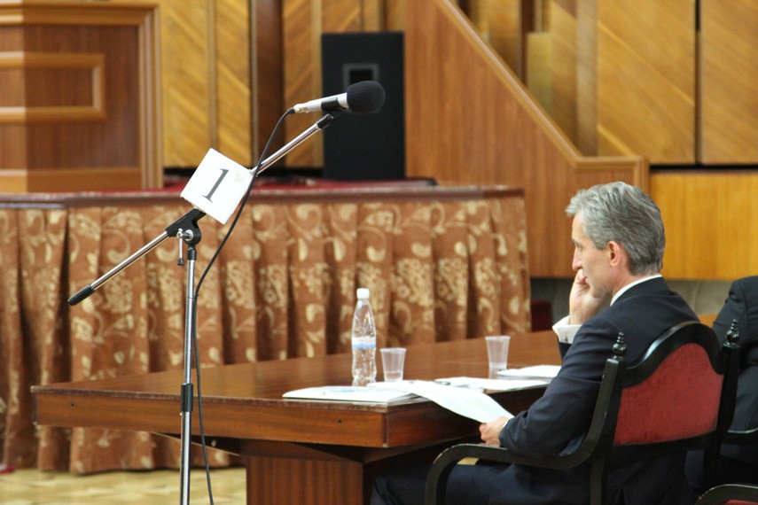 Curtea Constituţională a decis că şeful statului este obligat să dizolve Parlamentul.