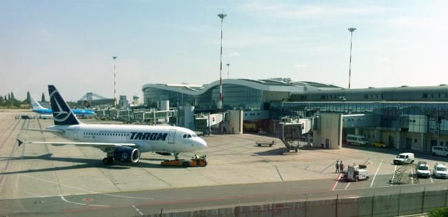 Doi brazilieni, prinși pe Aeroportul Otopeni cu două kg de cocaină în stomac.
