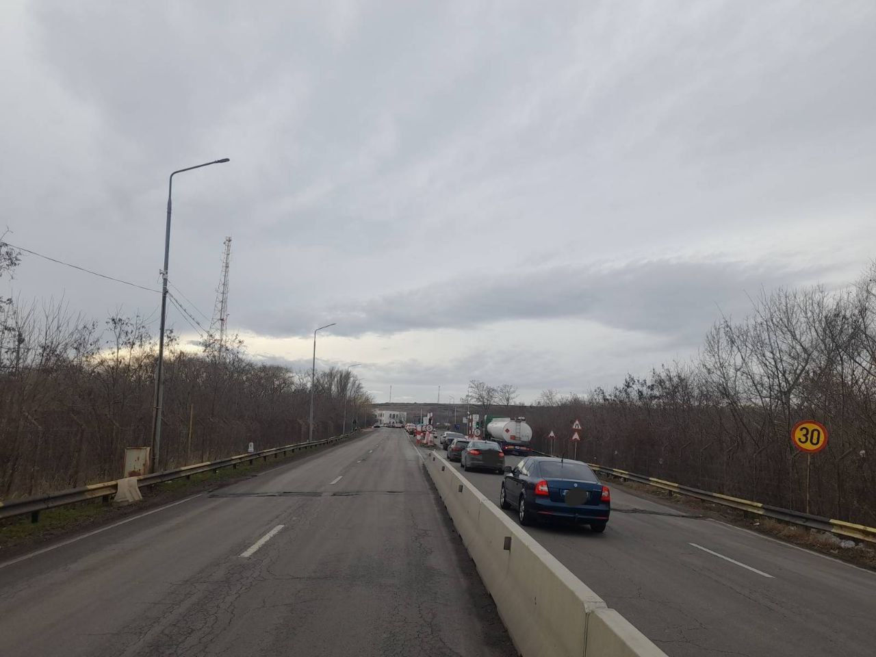 На границе Молдовы выстроились очереди.