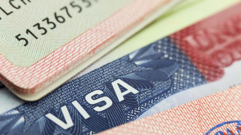 Италия отменила "золотые визы" для россиян и белорусов.