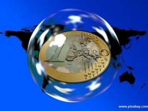 Lituania, tara cu 3 milioane de locuitori si membra a UE din 2004, urmeaza drumul Estoniei si al Letoniei, care au adoptat moneda unica in 2011, respectiv 2014.