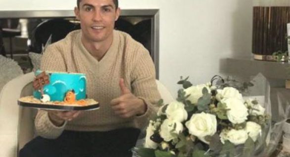 Ronaldo și-a serbat ziua de naștere. Ce cadou a primit starul