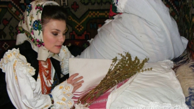 Creştinii ortodocşi de stil vechi îl sărbătoresc mâine pe Sfântului Andrei. În ajun, fetele nemăritate fac vrăji pentru a-şi afla ursitul.