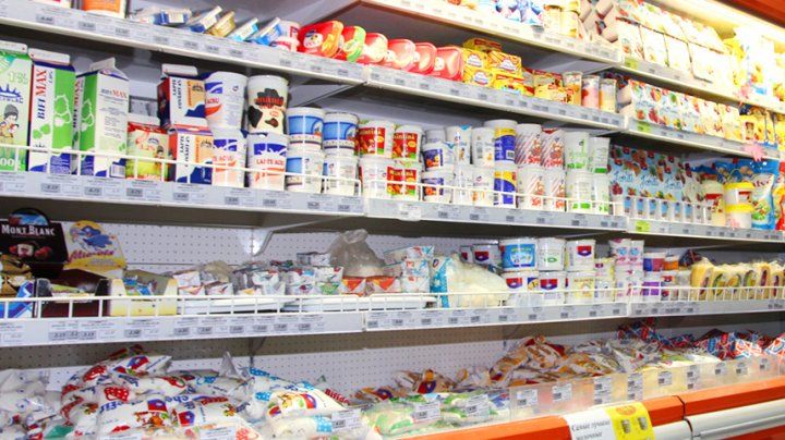 Produsele lactate, sucurile şi cerealele de la micul dejun vor fi verificate cu strictețe