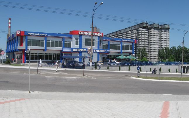 Cadavrul unui bărbat, care ar fi decedat prin strangulare, a fost depistat sâmbătă dimineață într-o fâşie forestieră  de lângă benzinaria nr.4 a grupului Sheriff.