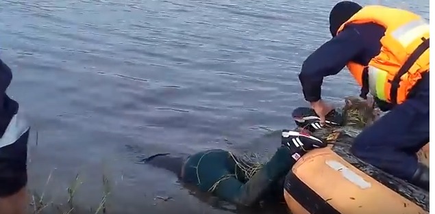 В озере села Лучешть спасатели нашли труп рыбака.