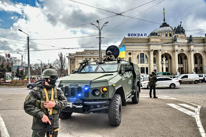 В Одессе и области вводится комендантский час.