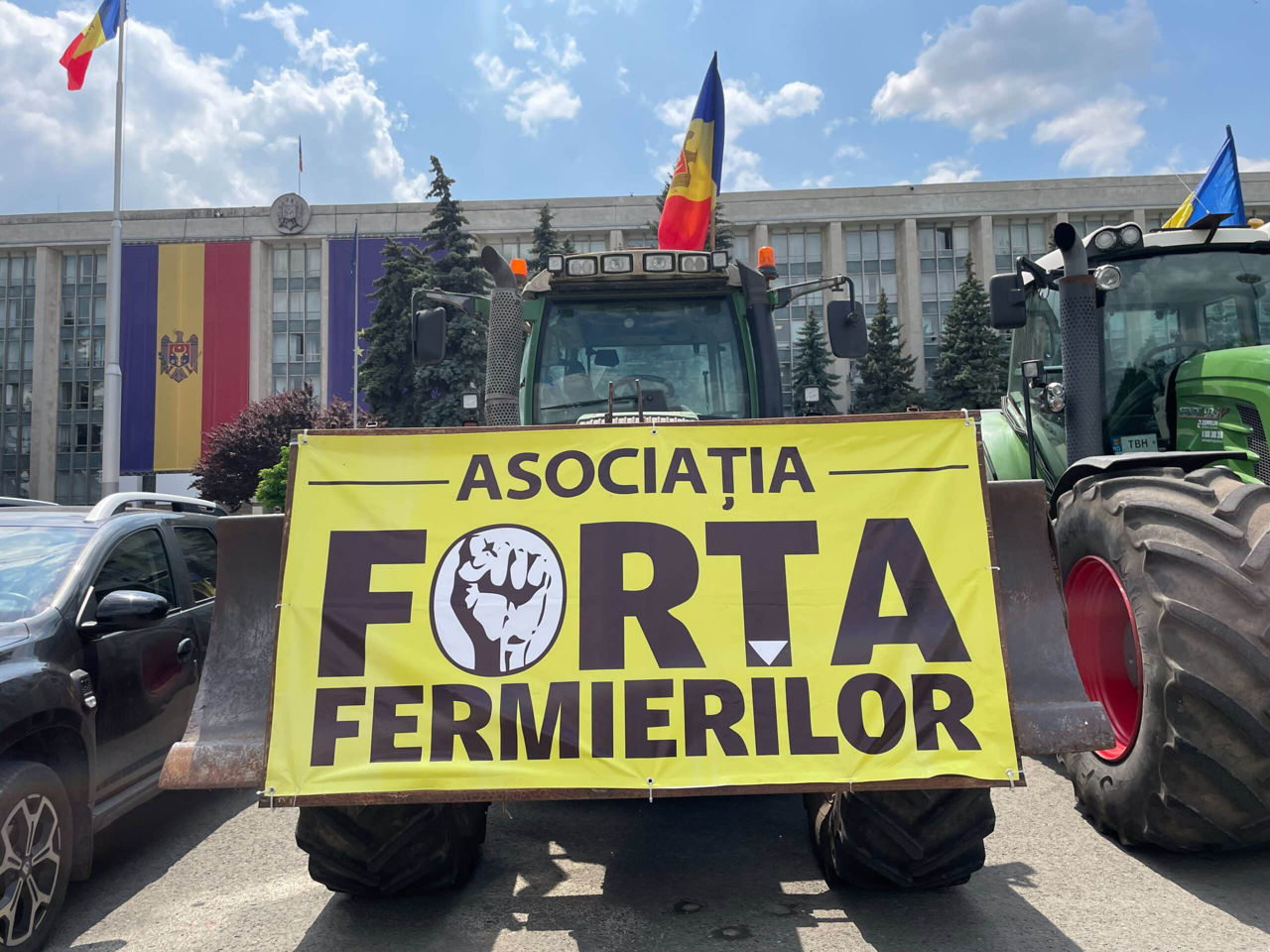 Фермеры Молдовы грозят протестами из-за транзита украинской продукции и повышения НДС.