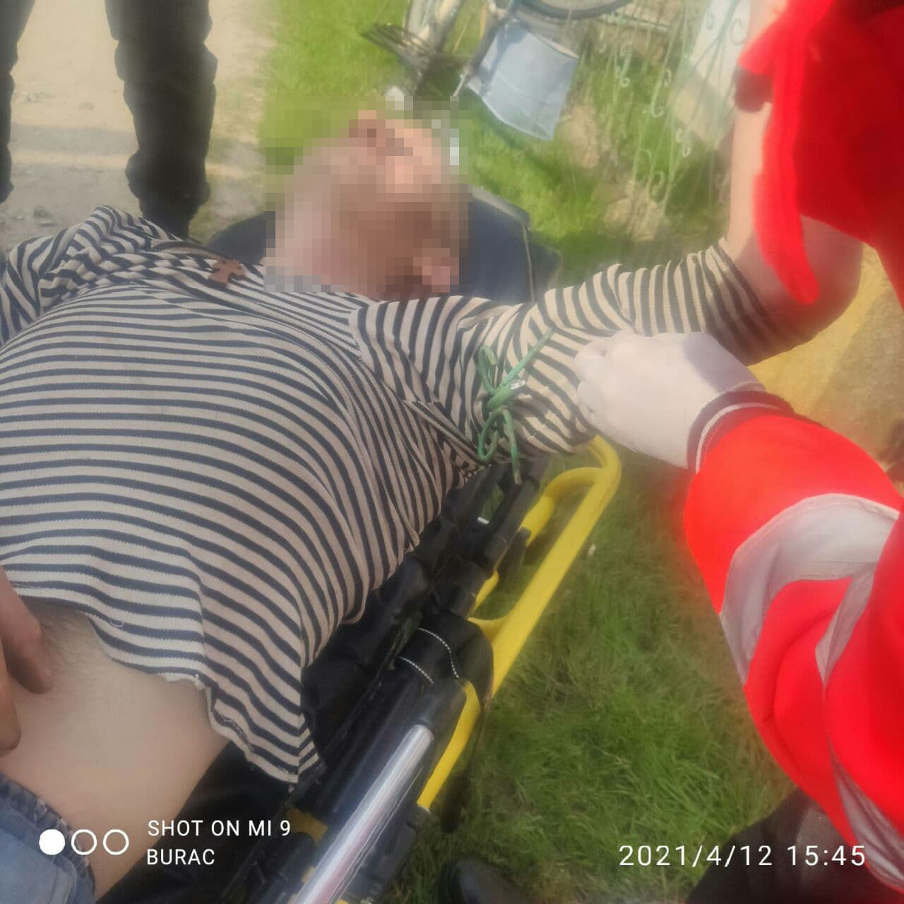 Житель Каушан упал на пику металлического забора.