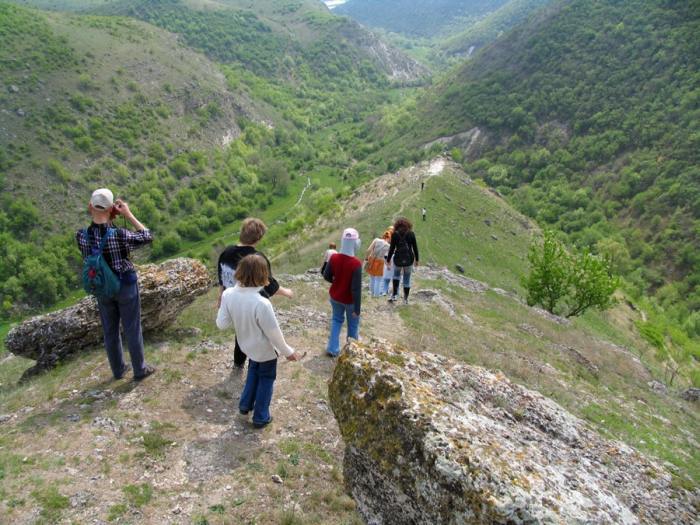 Prin intermediul agenţiilor și operatorilor de turism, în trimestrul I al anului 2014, în Republica Moldova au sosit peste 2,03 mii de turiști străini.