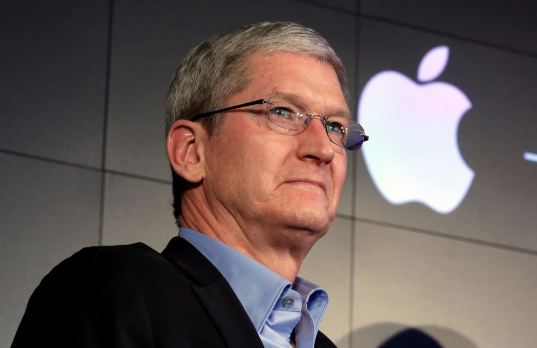 Глава Apple Тим Кук теперь миллиардер.