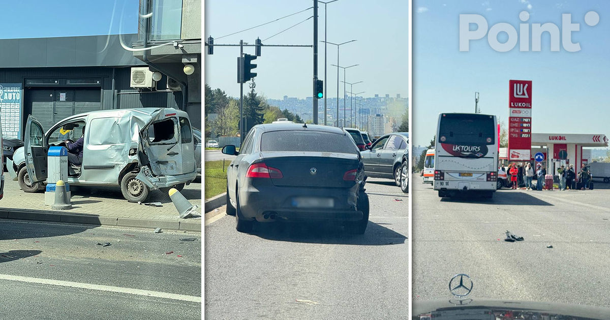 Cinci automobile, implicate într-un accident pe strada Calea Orheiului.
