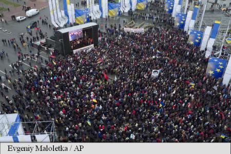 Mii de manifestanţi au ieşit în stradă la Kiev, în sprijinul lui Mihail Saakaşvili.