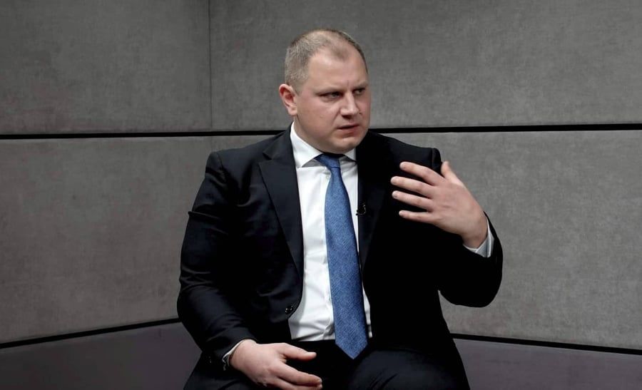 Лидер Партии перемен, адвокат Штефан Глигор.