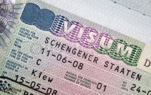 Începând cu 1 februarie curent, moldovenii care vor deține viză Schengen vor putea circula liber în România.