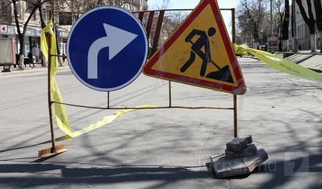 Водителей призывают соблюдать временные дорожные знаки. Фото: jurnal.nd