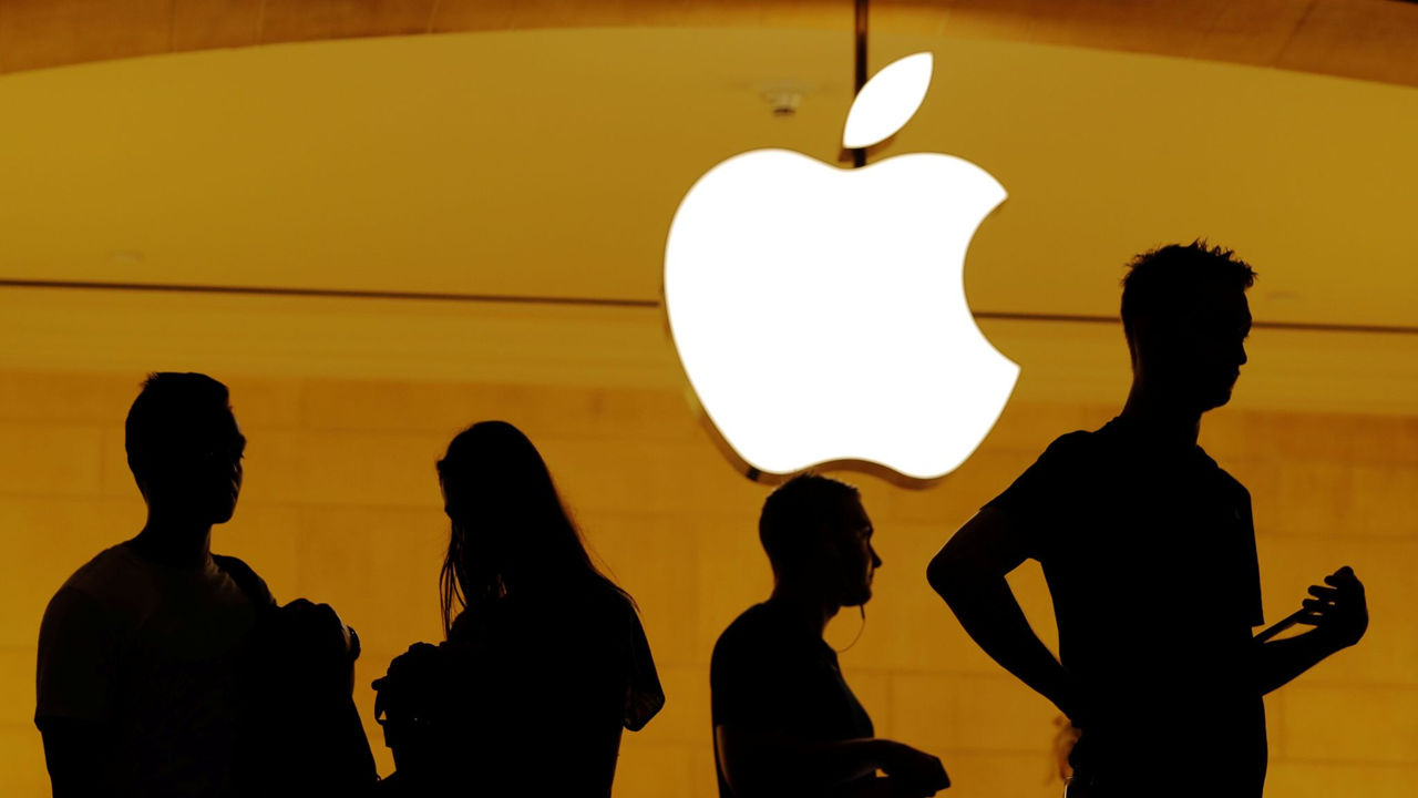 Apple потеряла лидерство в рейтинге самых ценных компаний.